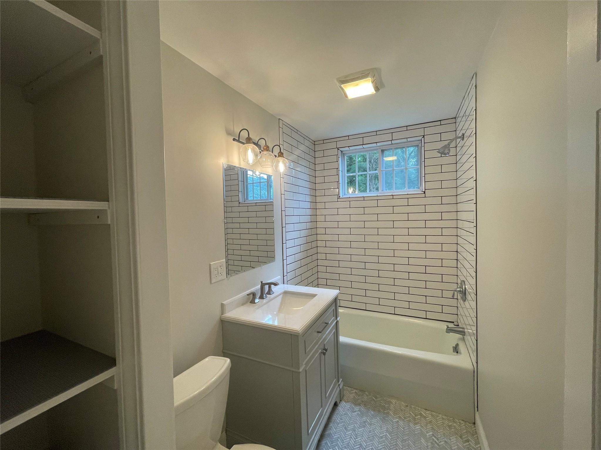 380 370 & O Deer Park Road, Dix Hills, New York image 23