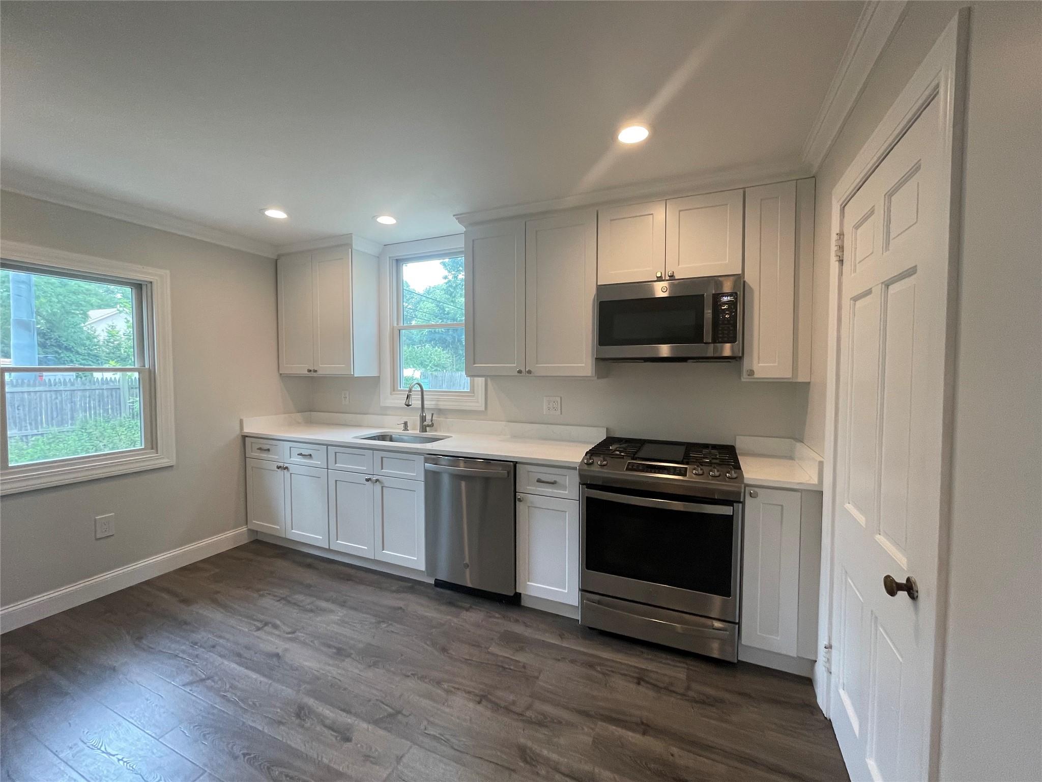 380 370 & O Deer Park Road, Dix Hills, New York image 26
