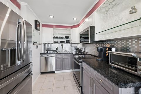 162-40 9th Avenue 8B Beechhurst NY 11357