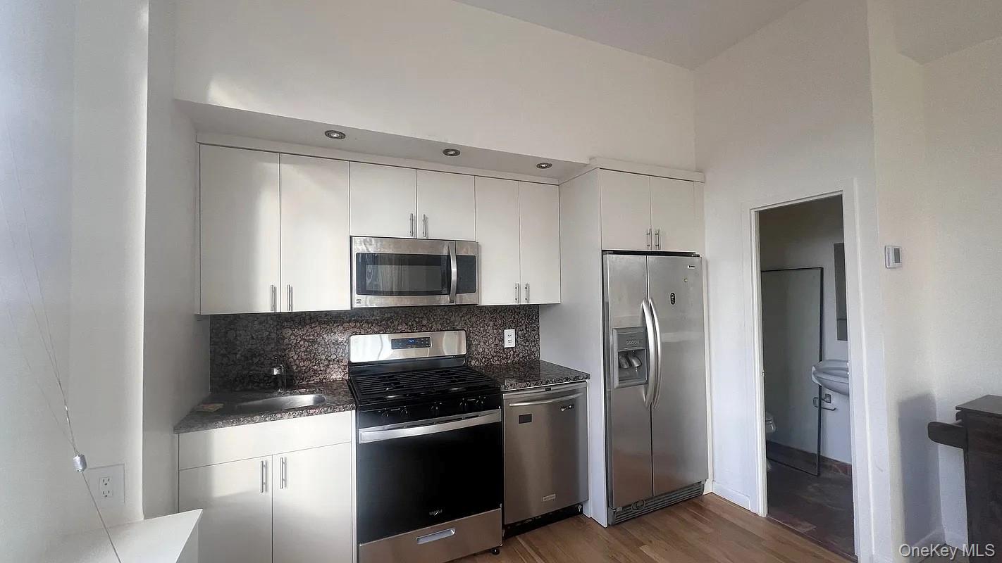 343 East E 74th Street 34PHD