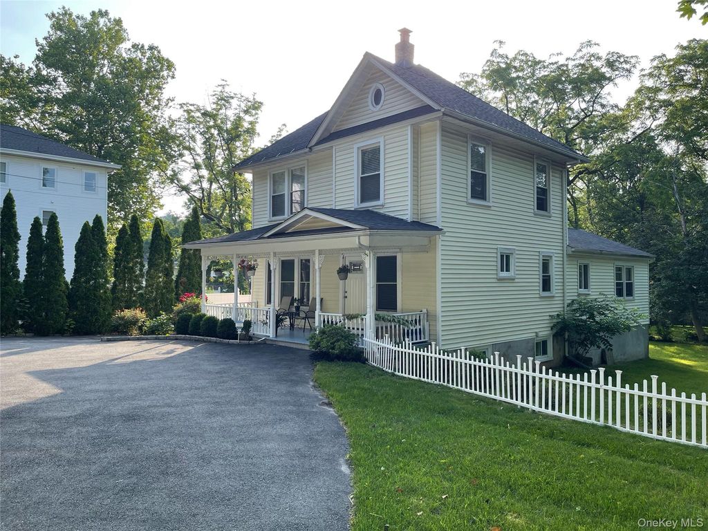 Photo of 73 S Bedford Road, Chappaqua, NY 10514 (MLS # 981423)