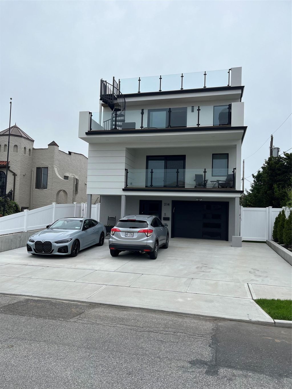 Photo of 535 E Olive Street, Long Beach, NY 11561 (MLS # 863453)