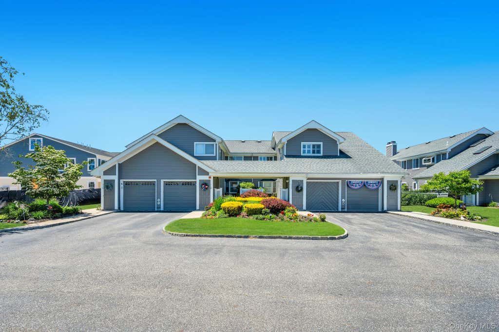 Photo of 118 E Midland Pond Court, Moriches, NY 11955 (MLS # 1015561)