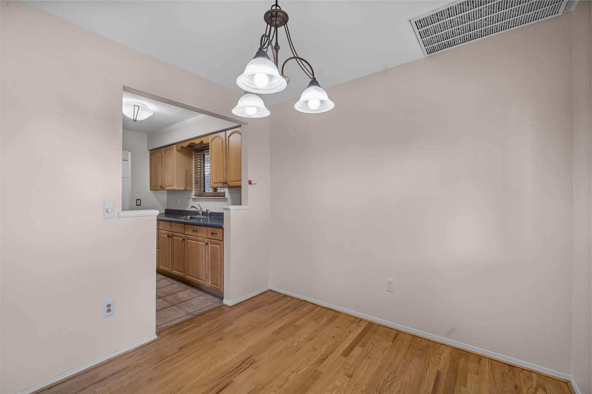 39 Sycamore Drive, Middletown, New York image 10