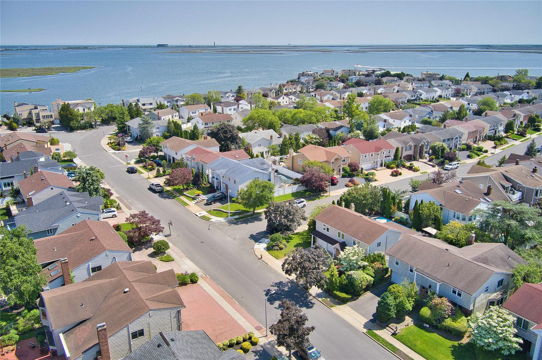 3186 Jason Drive, Bellmore, New York image 34