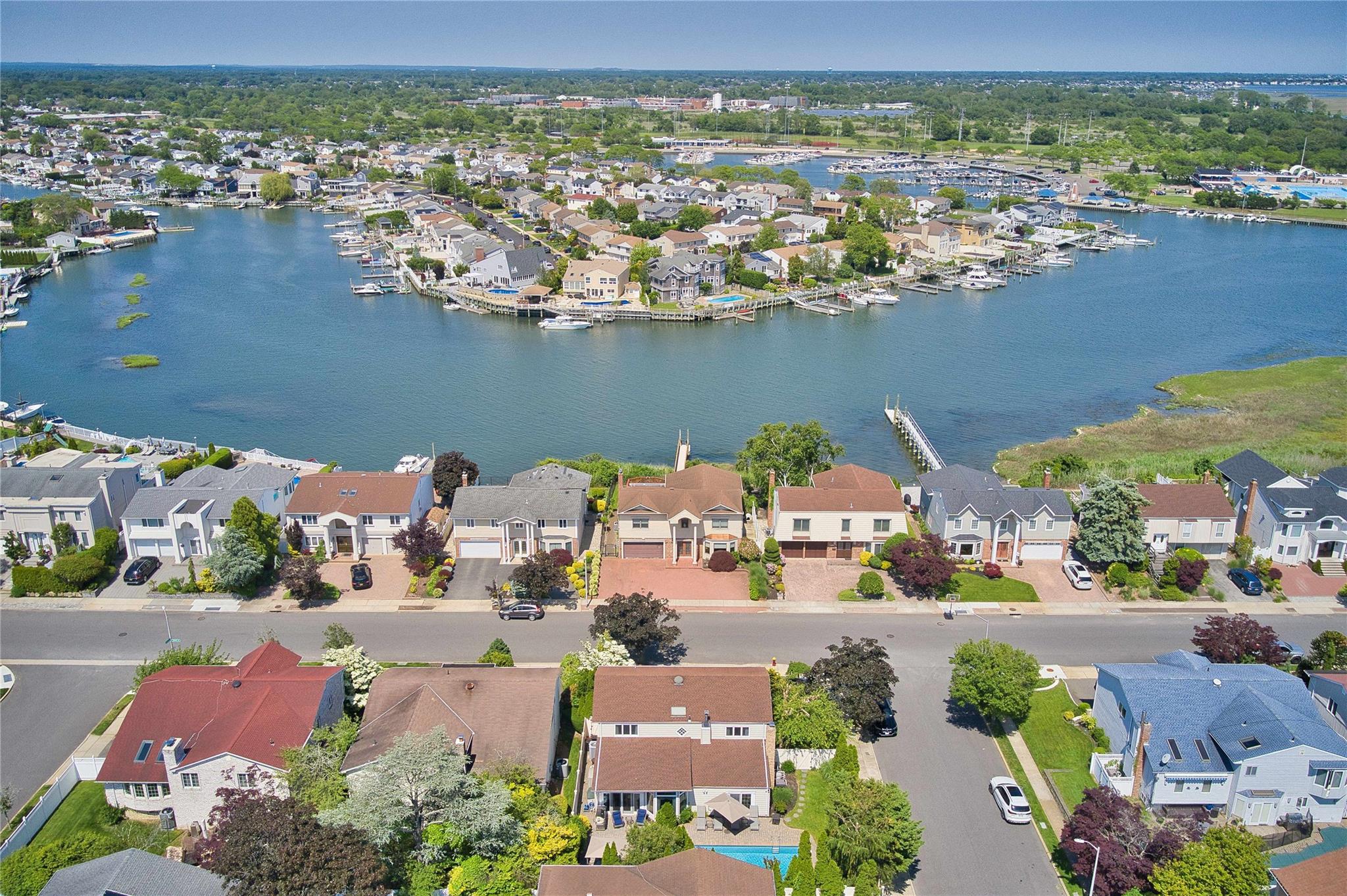 3186 Jason Drive, Bellmore, New York image 36