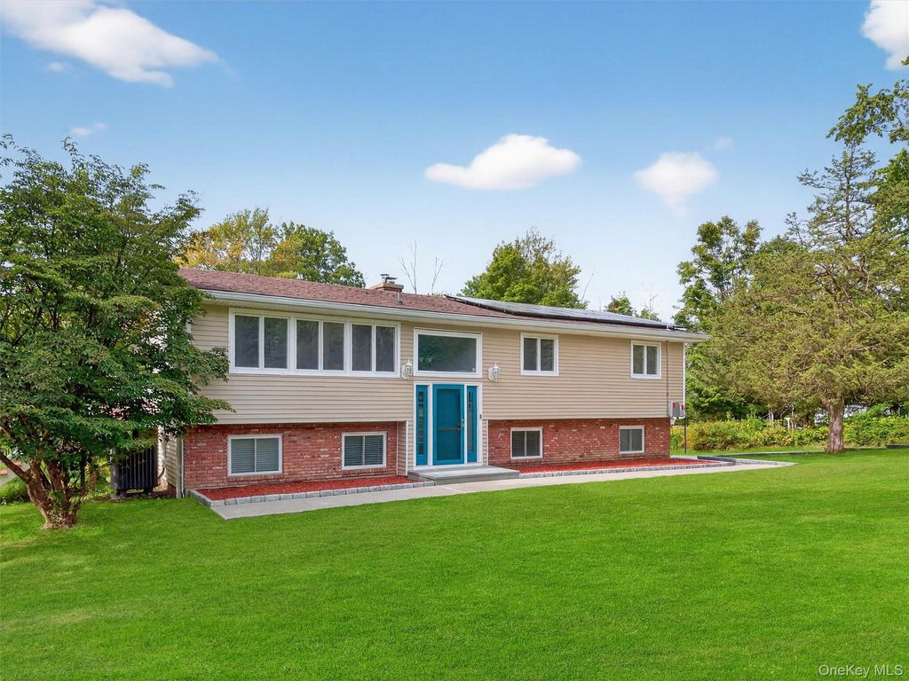 Photo of 10 Karen Drive, Monroe, NY 10950 (MLS # 964260)