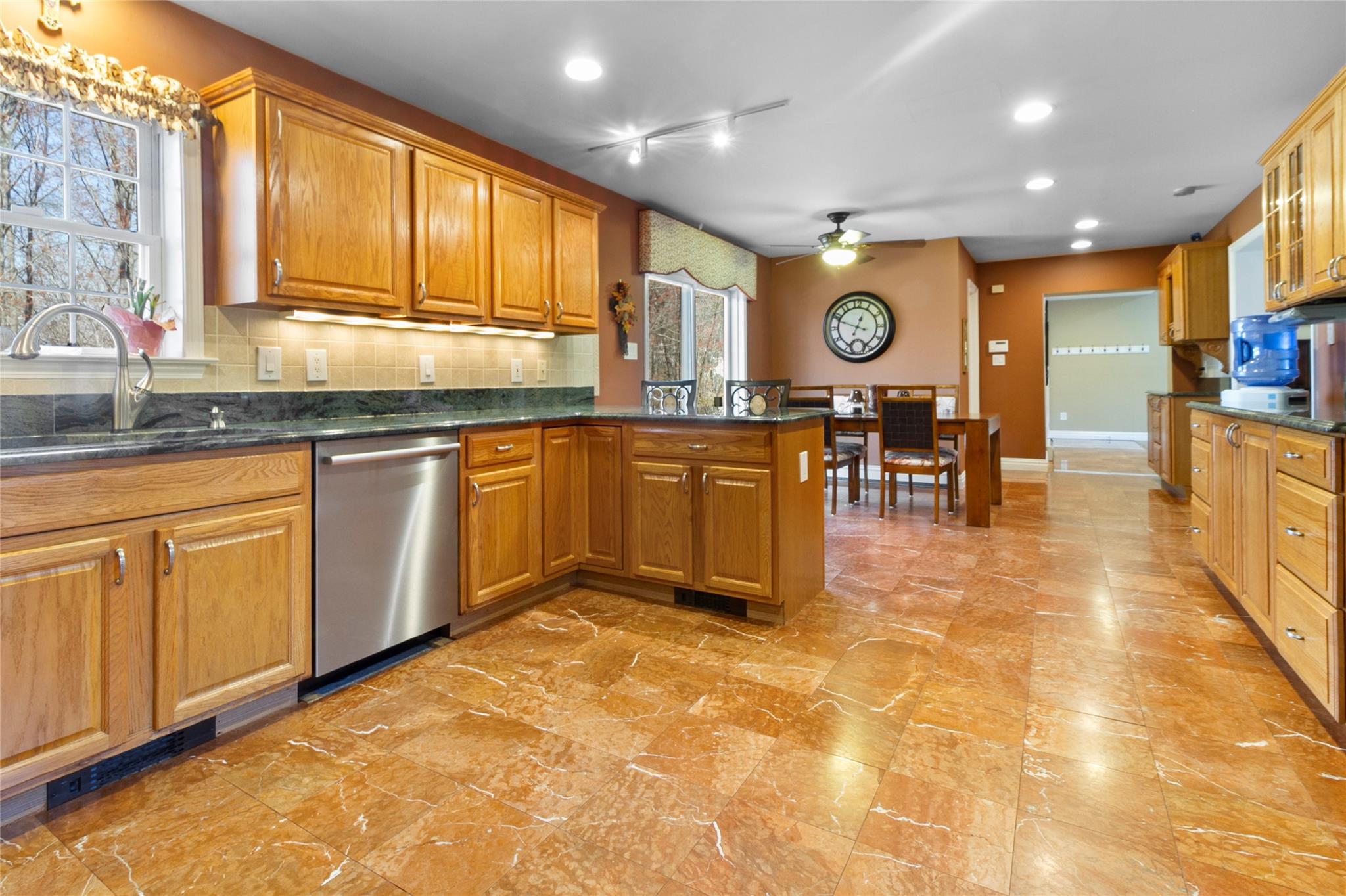 31 Farm Lake Court, Carmel, New York image 7