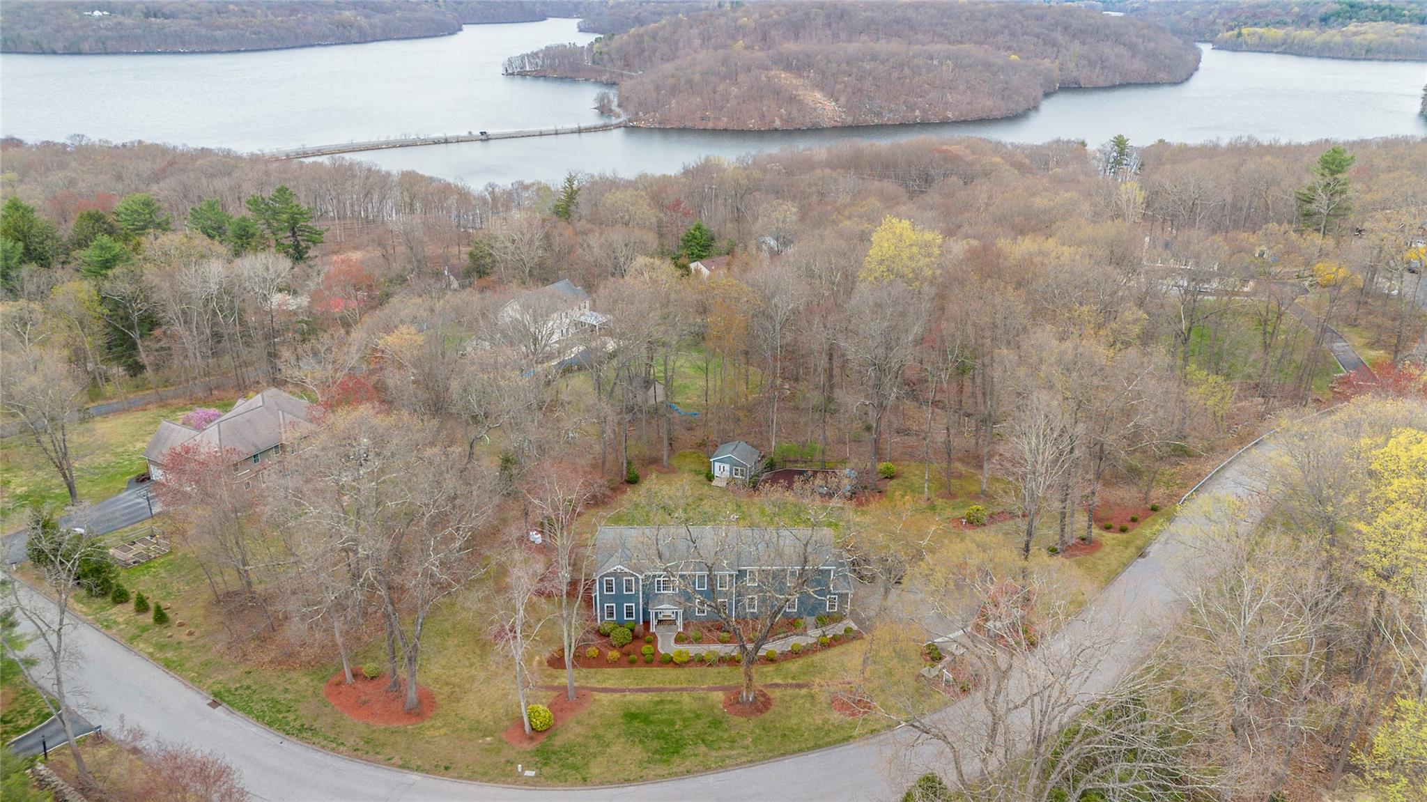 31 Farm Lake Court, Carmel, New York image 3