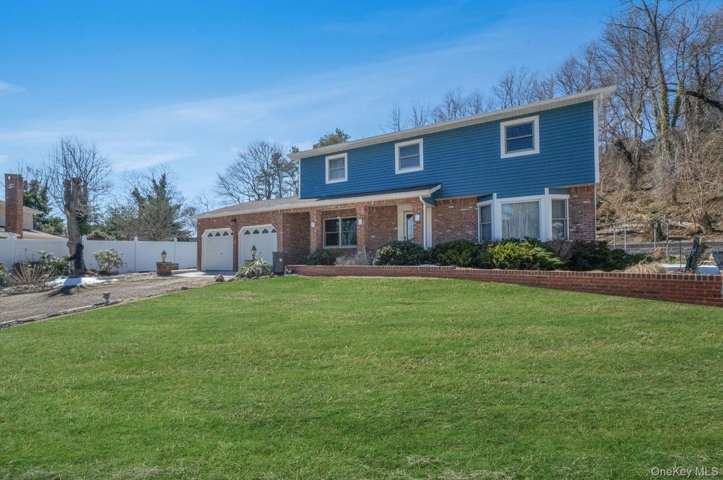 Photo of 3 New Jersey Court, Dix Hills, NY 11746 (MLS # 974753)