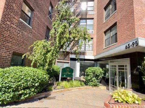 Photo of 63-95 Austin St #5F, Rego Park, NY 11374 (MLS # 918547)