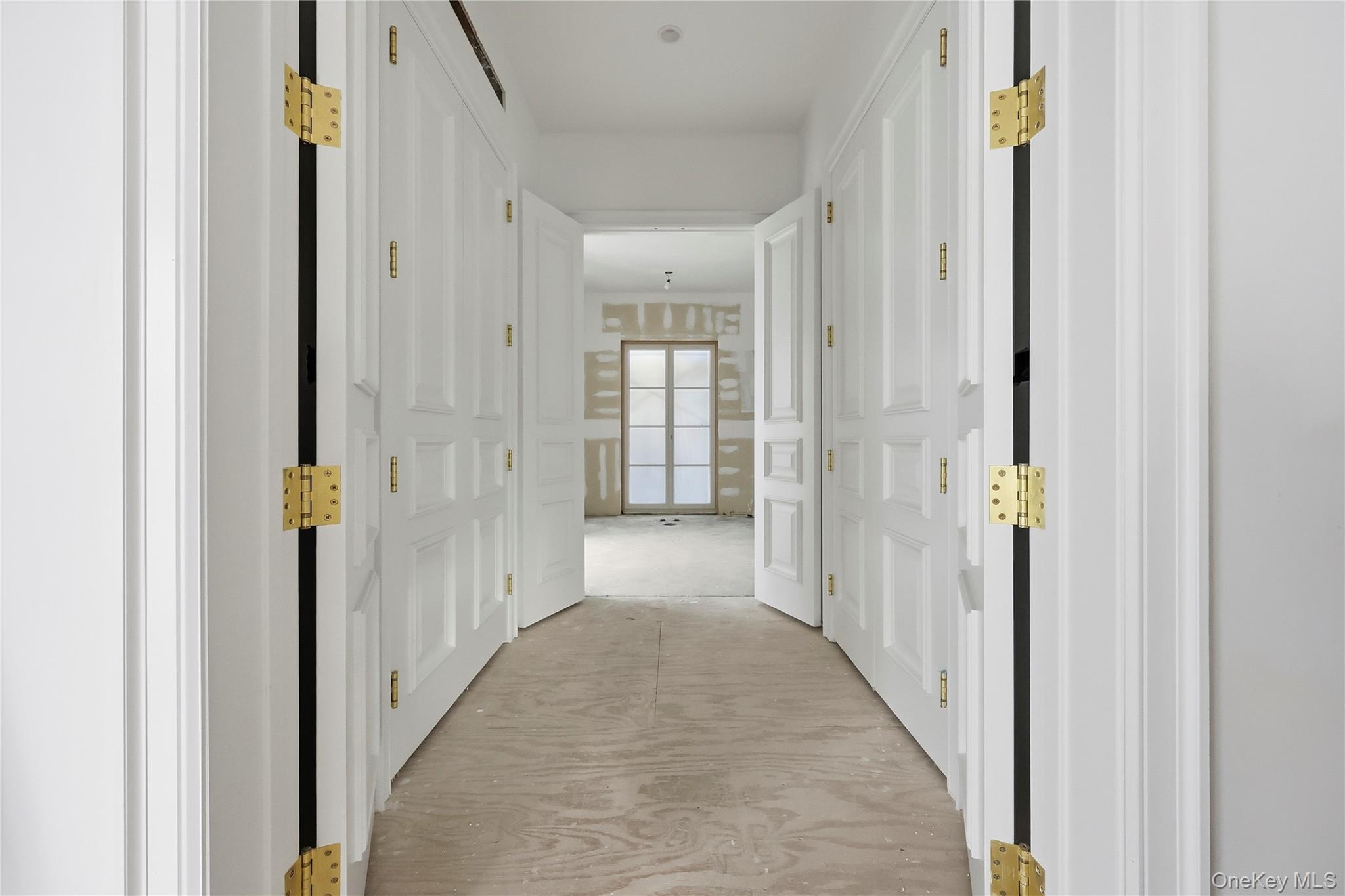 Lawrence, New York 11559, United States, 8 Bedrooms Bedrooms, ,7 BathroomsBathrooms,Residential,Active,241326