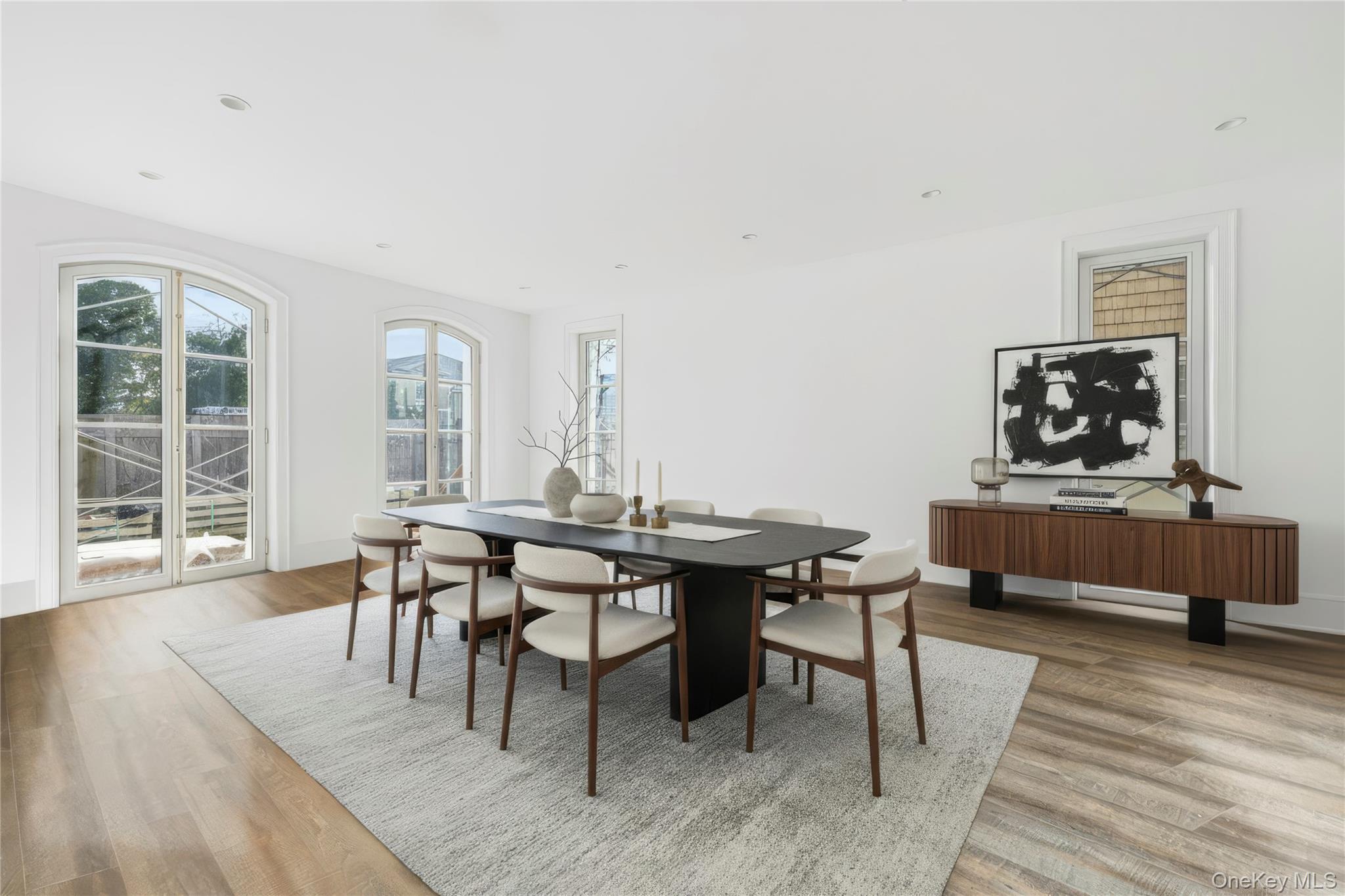 Lawrence, New York 11559, United States, 8 Bedrooms Bedrooms, ,7 BathroomsBathrooms,Residential,Active,241326