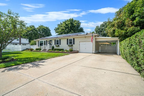 Photo of 60 Westwood Avenue, Deer Park, NY 11729 (MLS # 1049214)