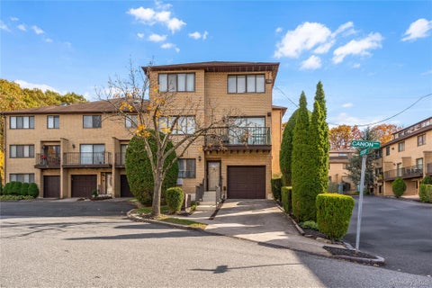Condo For Sale - 17 Gregory Lane #A<br/> Staten Island, NY 10314