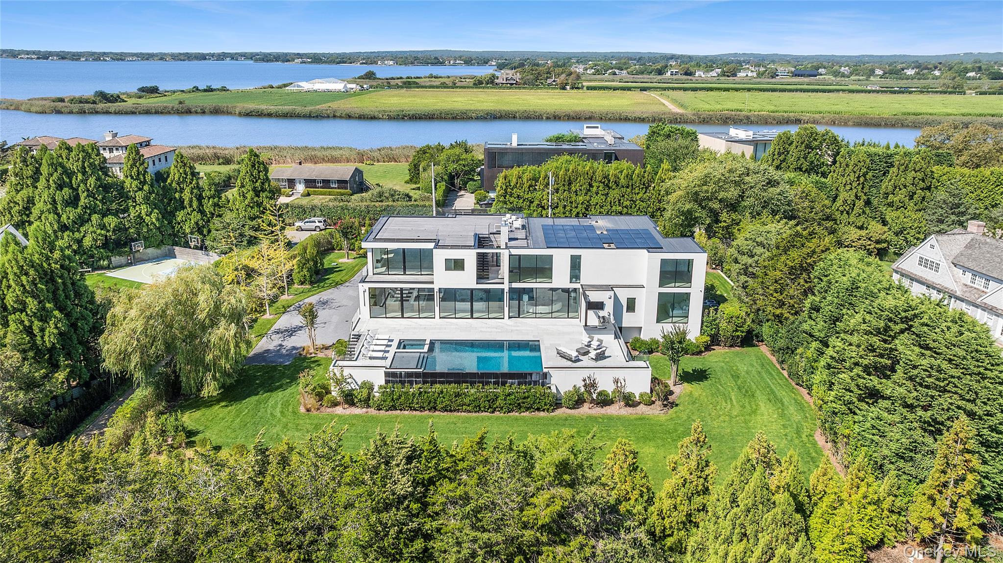 99 Pointe Mecox Lane