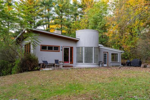 Photo of 15 Relyea Terrace, Wappingers Falls, NY 12590 (MLS # 921999)