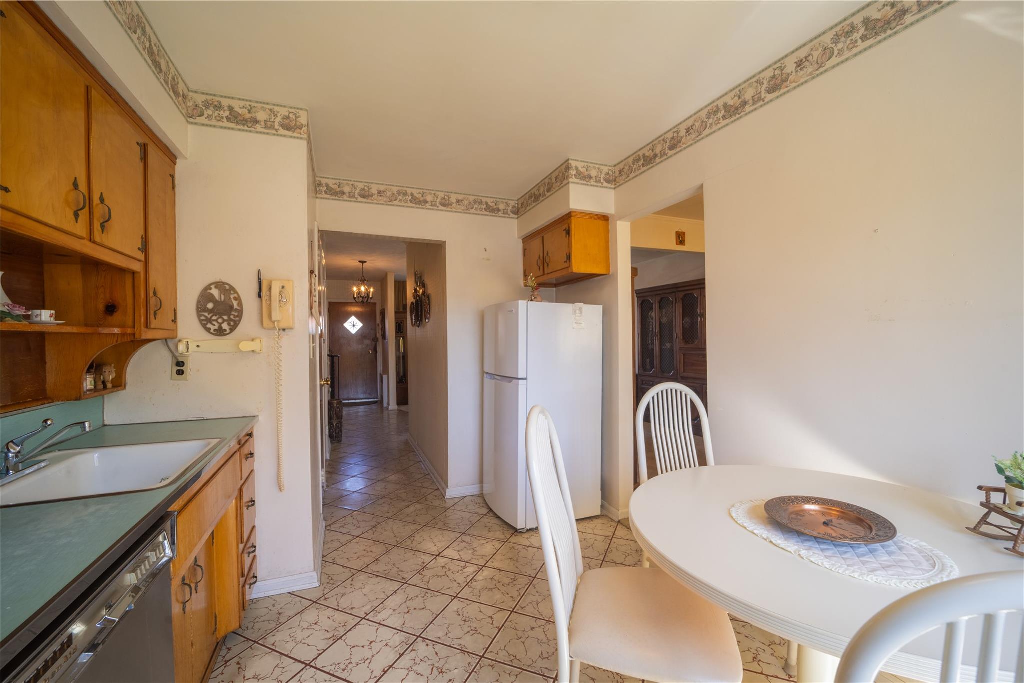 6345 72nd Street, Middle Village, New York image 17