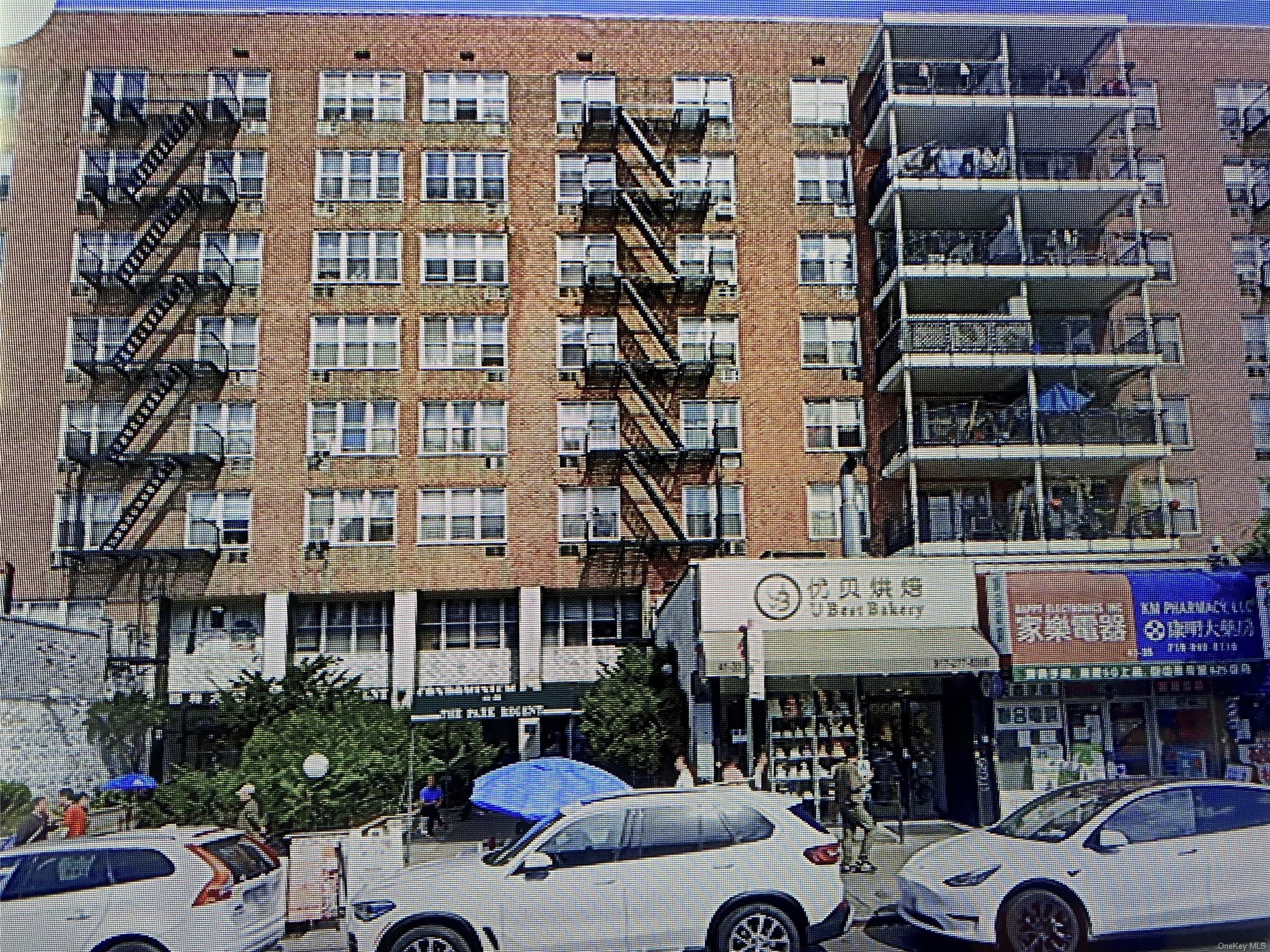 Kissena Boulevard 2, Flushing, Queens, NY - 2 Bedrooms  
1 Bathrooms  
5 Rooms - 
