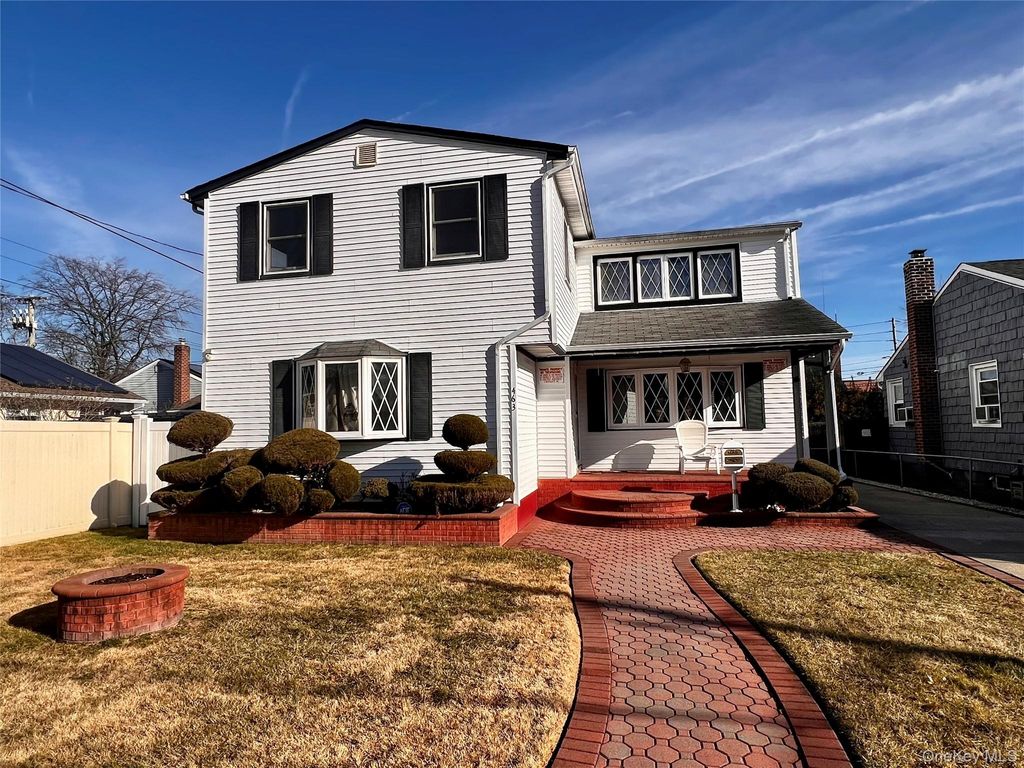 Photo of 463 Duryea Avenue, Uniondale, NY 11553 (MLS # 951428)