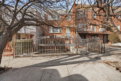 867 Kinsella Street Bronx NY 10462
