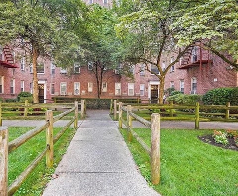 Other For Rent - 790 Bronx River Road #A44<br/> Bronxville, NY 10708