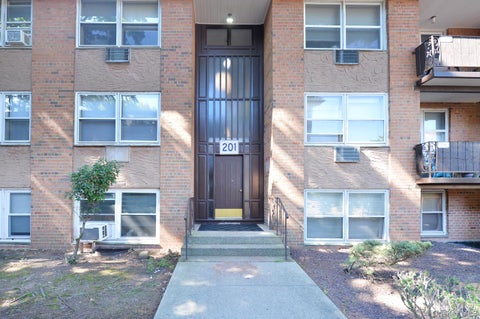 Condo For Sale - 201 Kearsing Parkway #G<br/> Monsey, NY 10952