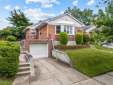 50-55 Cloverdale Boulevard Bayside NY 11364