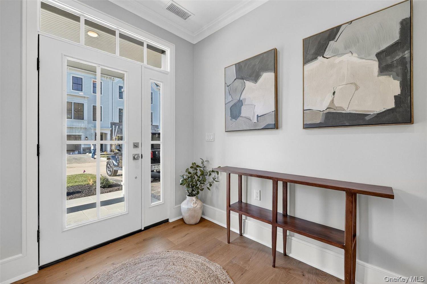 1836 Soundview Court