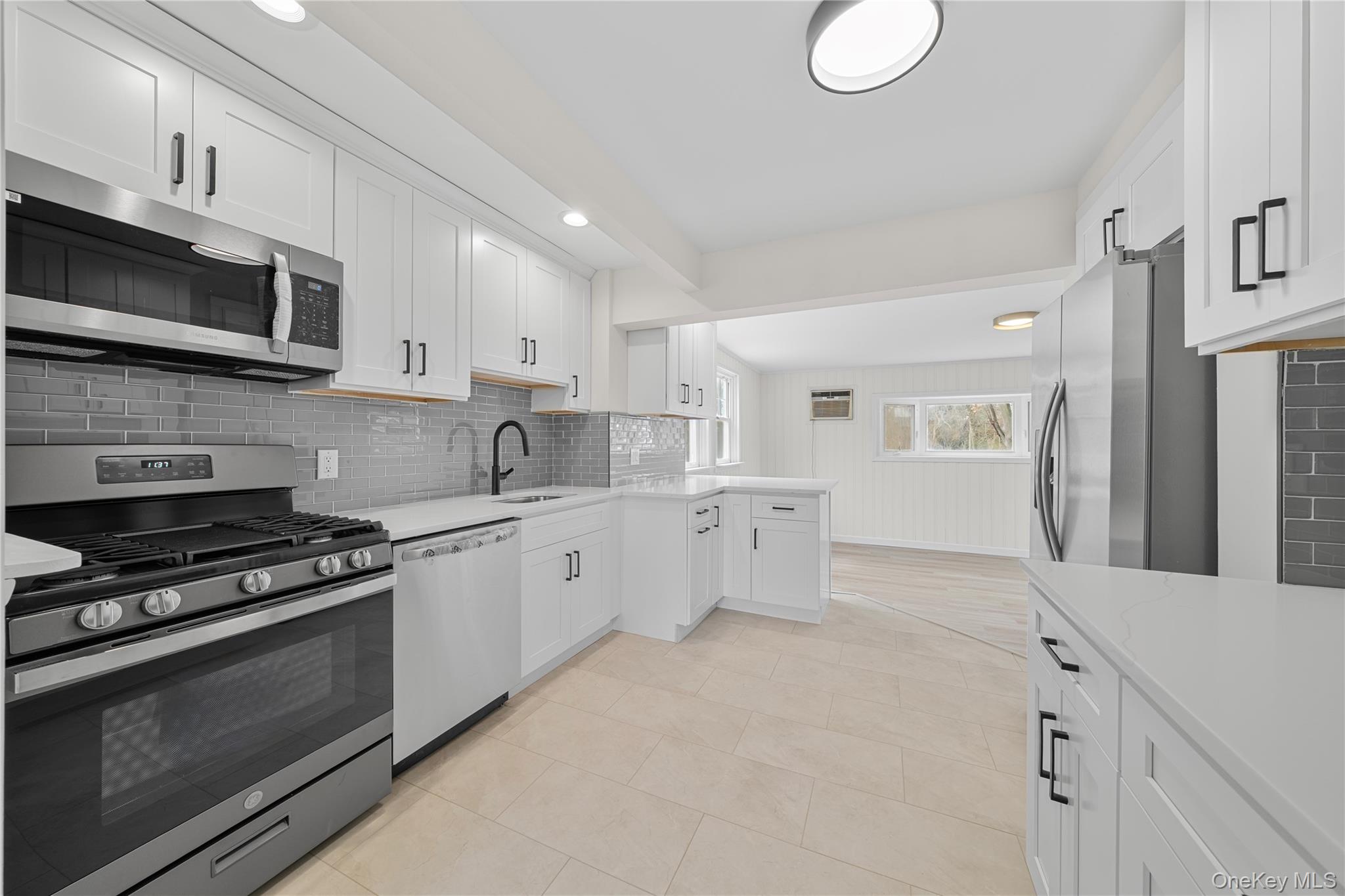 1656 N Gardiner Drive