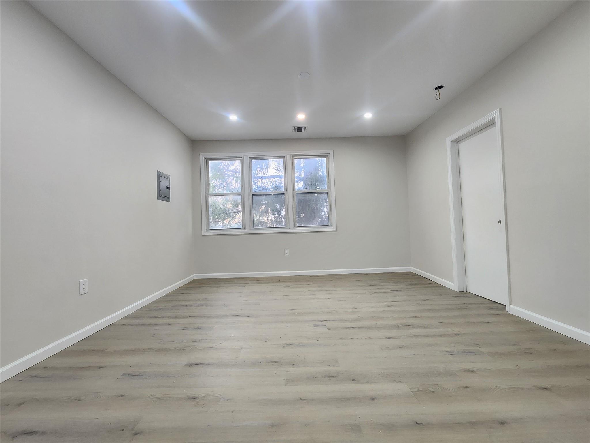 24 Wayne Street St, Staten Island, New York image 7
