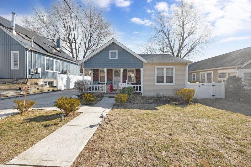 28 Norwood Road, Port Washington, New York image 2