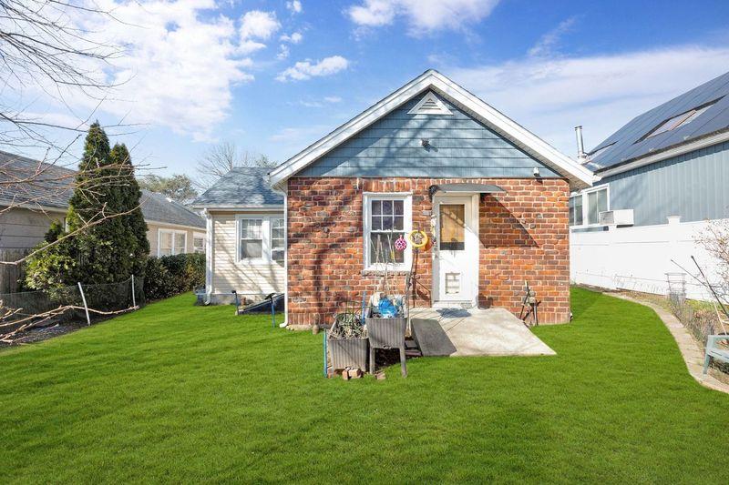 28 Norwood Road, Port Washington, New York image 11
