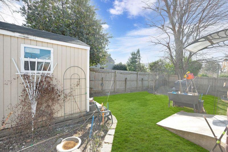 28 Norwood Road, Port Washington, New York image 14