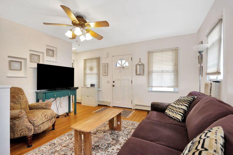 28 Norwood Road, Port Washington, New York image 7