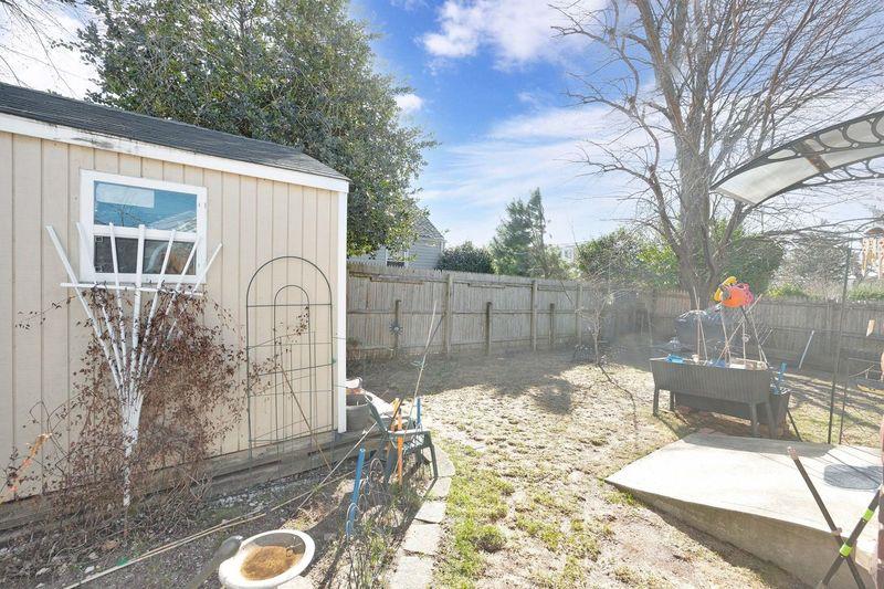 28 Norwood Road, Port Washington, New York image 15