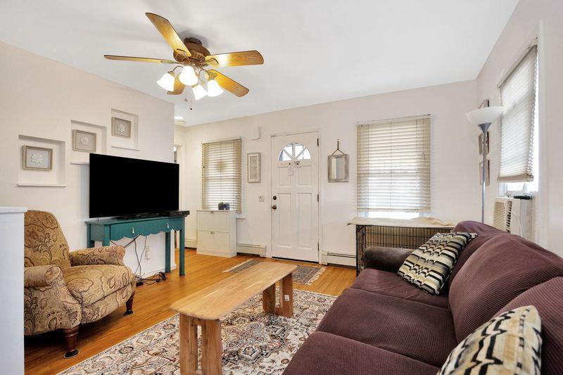 28 Norwood Road, Port Washington, New York image 8