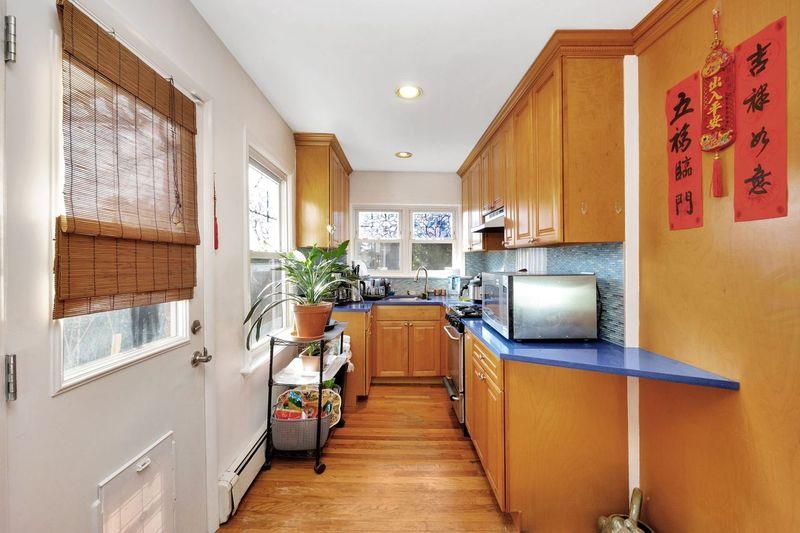 28 Norwood Road, Port Washington, New York image 20