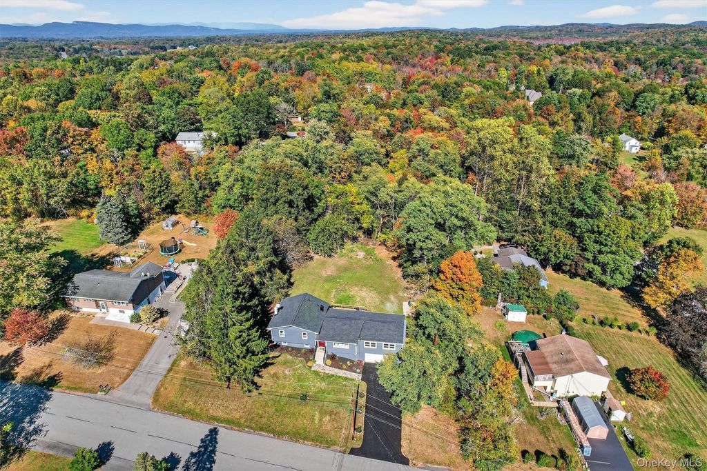 Photo of 10 Elizabeth Drive, Wallkill, NY 12589 (MLS # 923102)