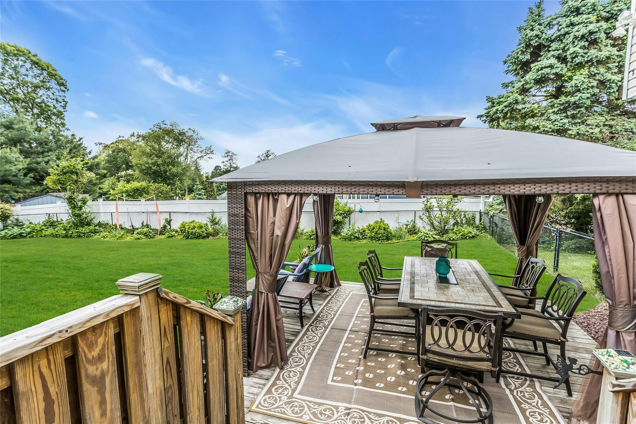 16 Abbey Lane, East Setauket, New York image 12