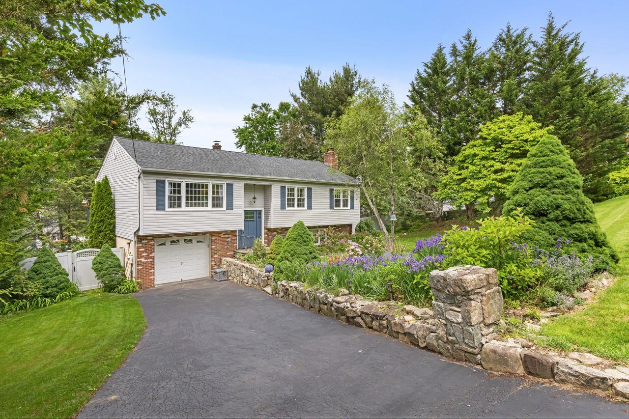 4 Armstrong Street, Cortlandt Manor, New York image 3