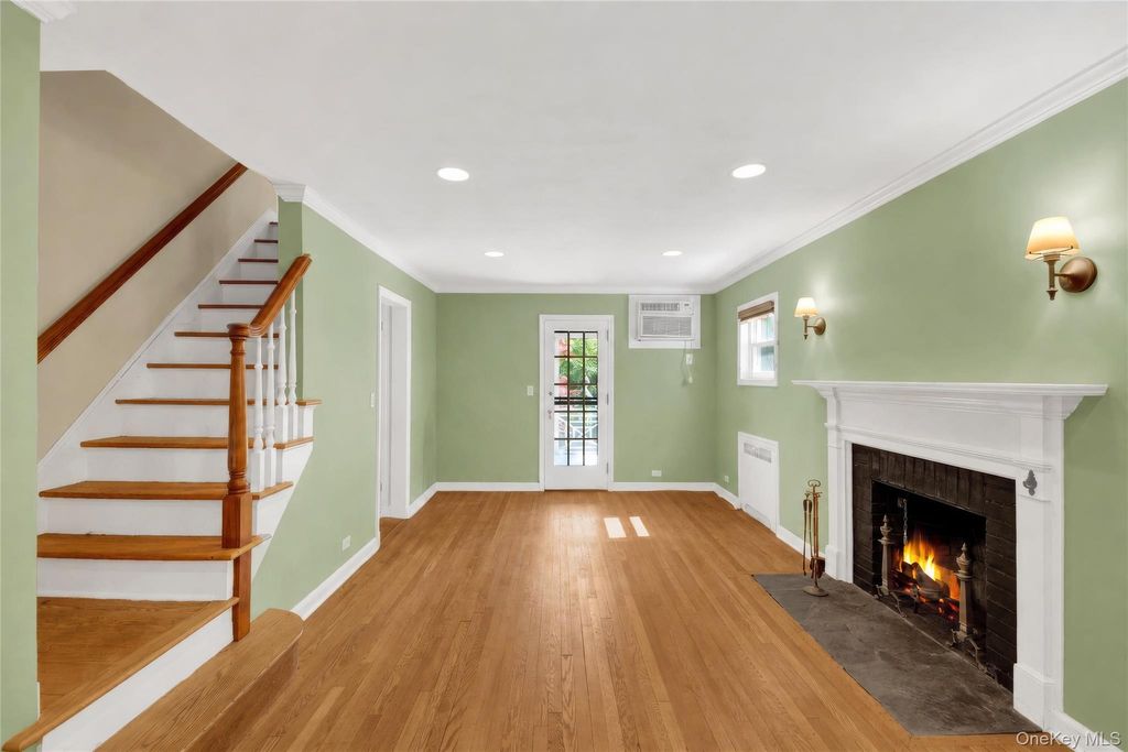 Photo of 19 aka 29 The Crossway, Yonkers, NY 10701 (MLS # 1006126)