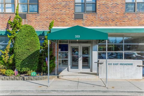 Photo of 333 E Broadway #3B, Long Beach, NY 11561 (MLS # 919827)