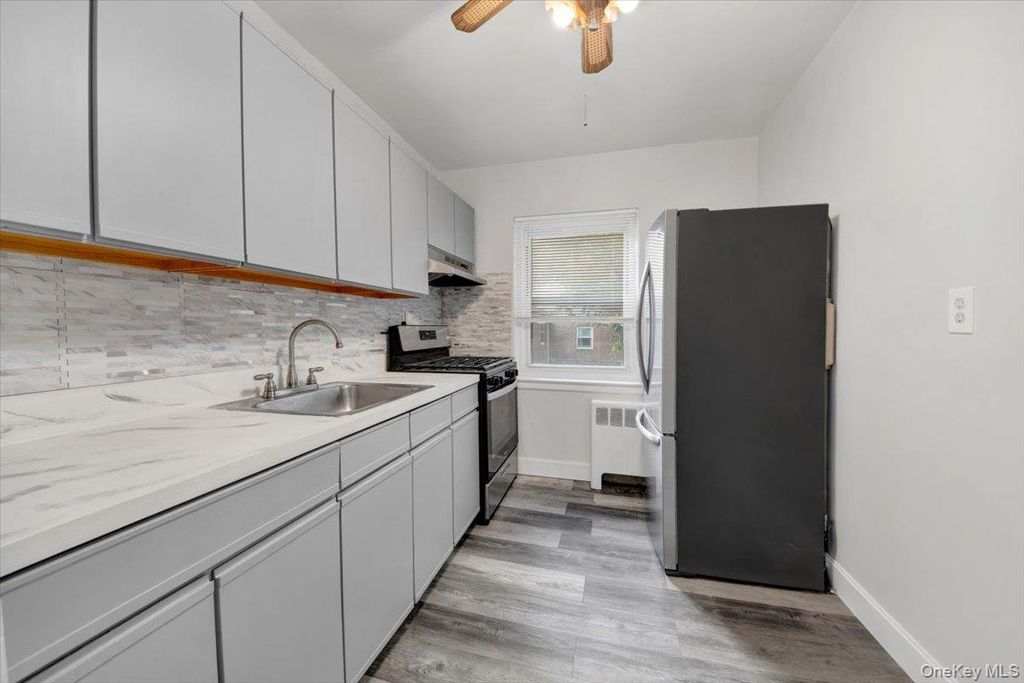 Photo of 460 Tuckahoe Road #6B, Yonkers, NY 10710 (MLS # 927577)