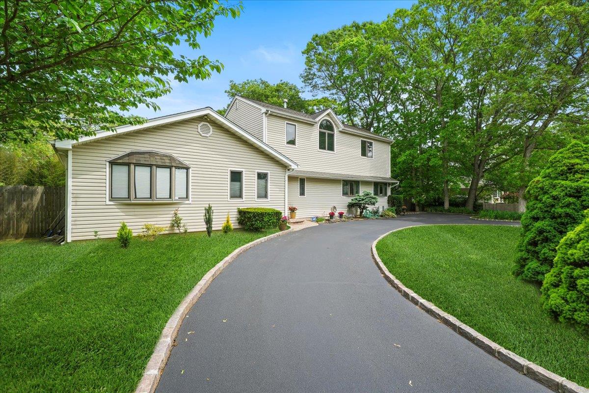 617 Smithtown Avenue, Bohemia, New York image 2
