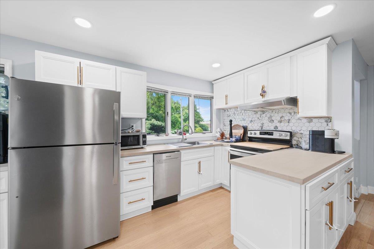 617 Smithtown Avenue, Bohemia, New York image 5