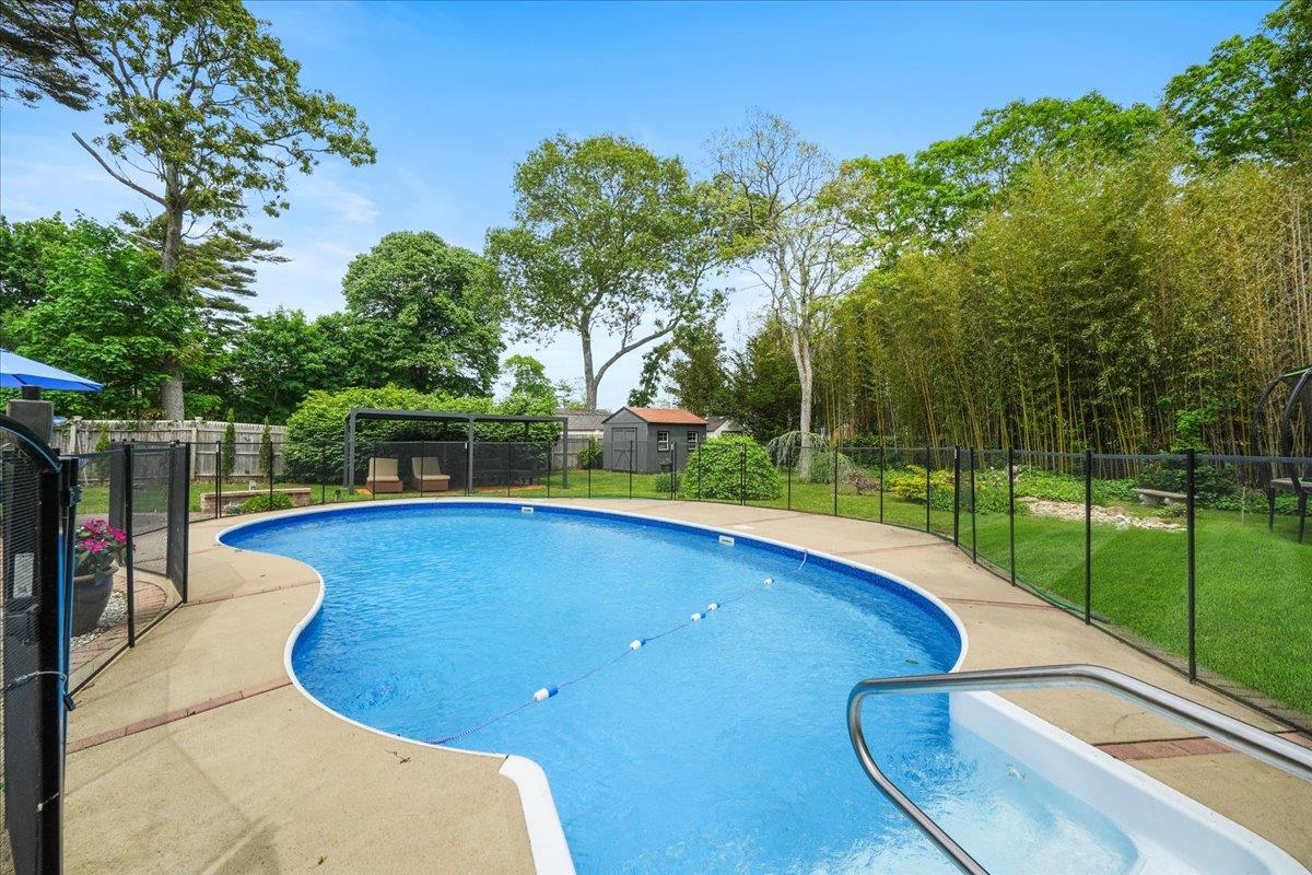 617 Smithtown Avenue, Bohemia, New York image 32