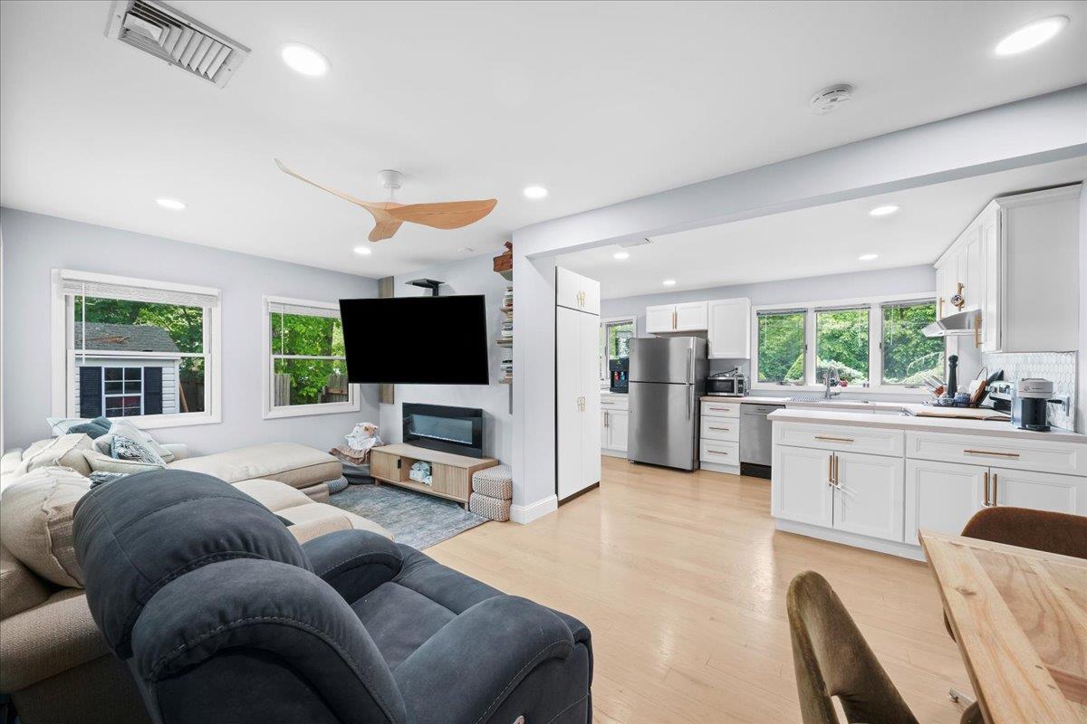 617 Smithtown Avenue, Bohemia, New York image 7
