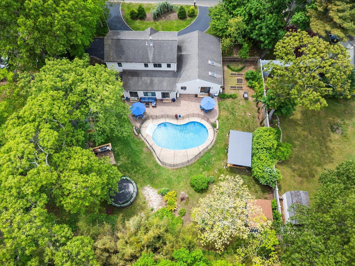 617 Smithtown Avenue, Bohemia, New York image 4