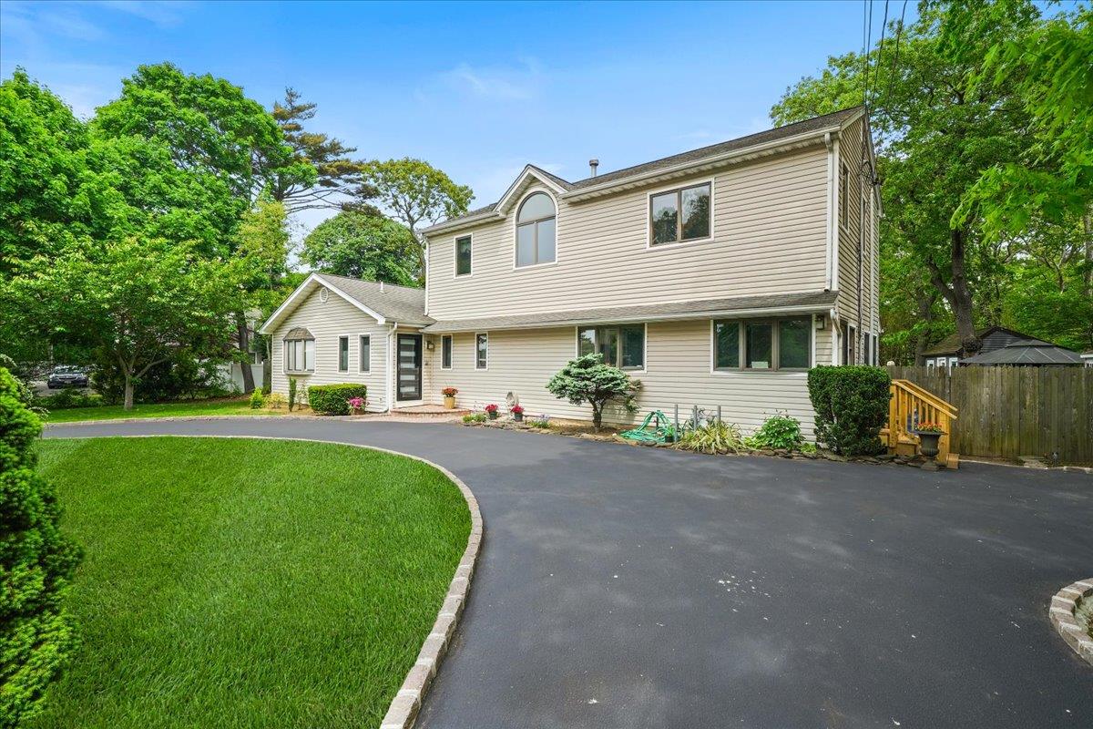 617 Smithtown Avenue, Bohemia, New York image 3